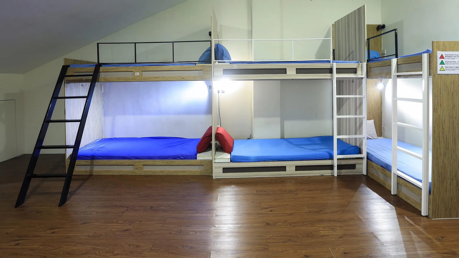 Spot On 90236 Zigzag Travellers Home Kuala Lumpur